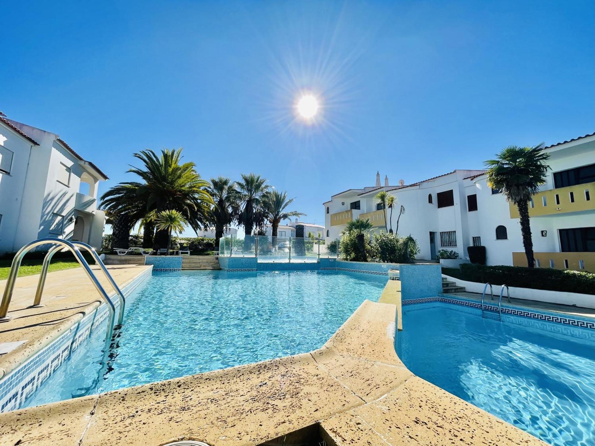 Lavanda - 2 Bedrooms - 3 Level Pool - Garden - Beach 1Km Estombar Exterior photo